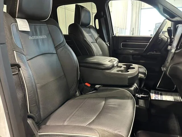 New 2026 Bright White Clear-Coat Exterior Paint RAM LARAMIE image 32