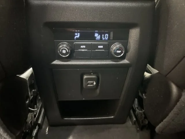 2018 Chevrolet Traverse 1LT - Photo 19
