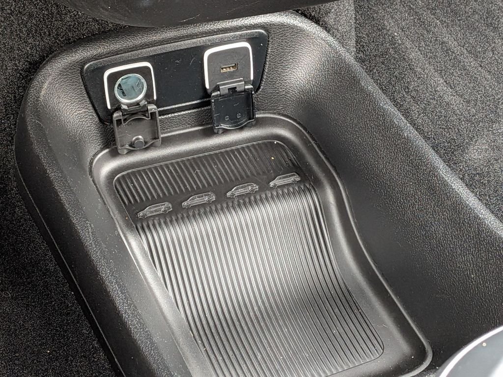 Used 2020 White Chrysler Launch Edition image 21