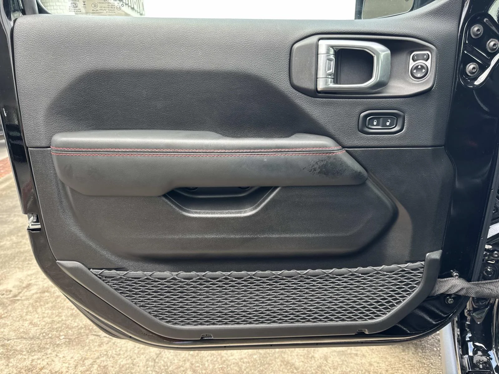 Used 2026 BLACK CLEARCOAT Jeep Rubicon X image 18