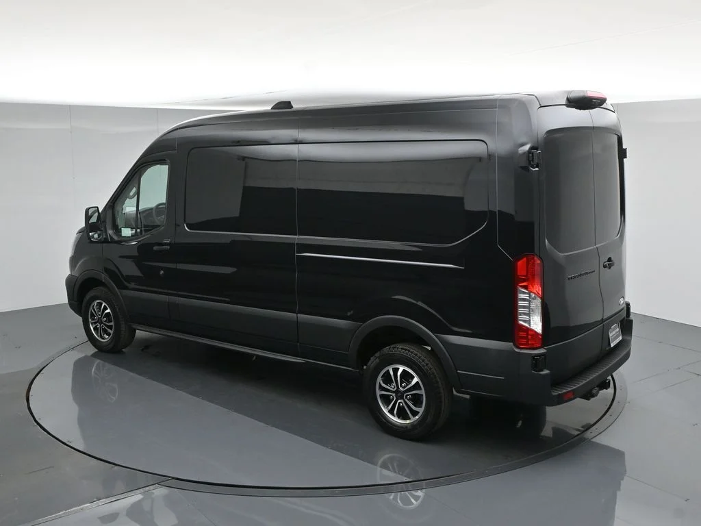New 2026 Agate Black Metallic Ford Base image 41