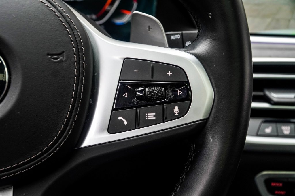 Used 2023 White BMW sDrive40i image 32