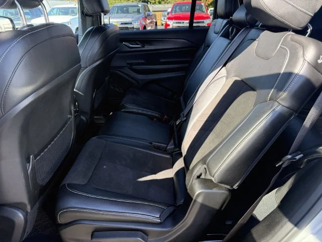 Used 2023 Silver Jeep Altitude image 15