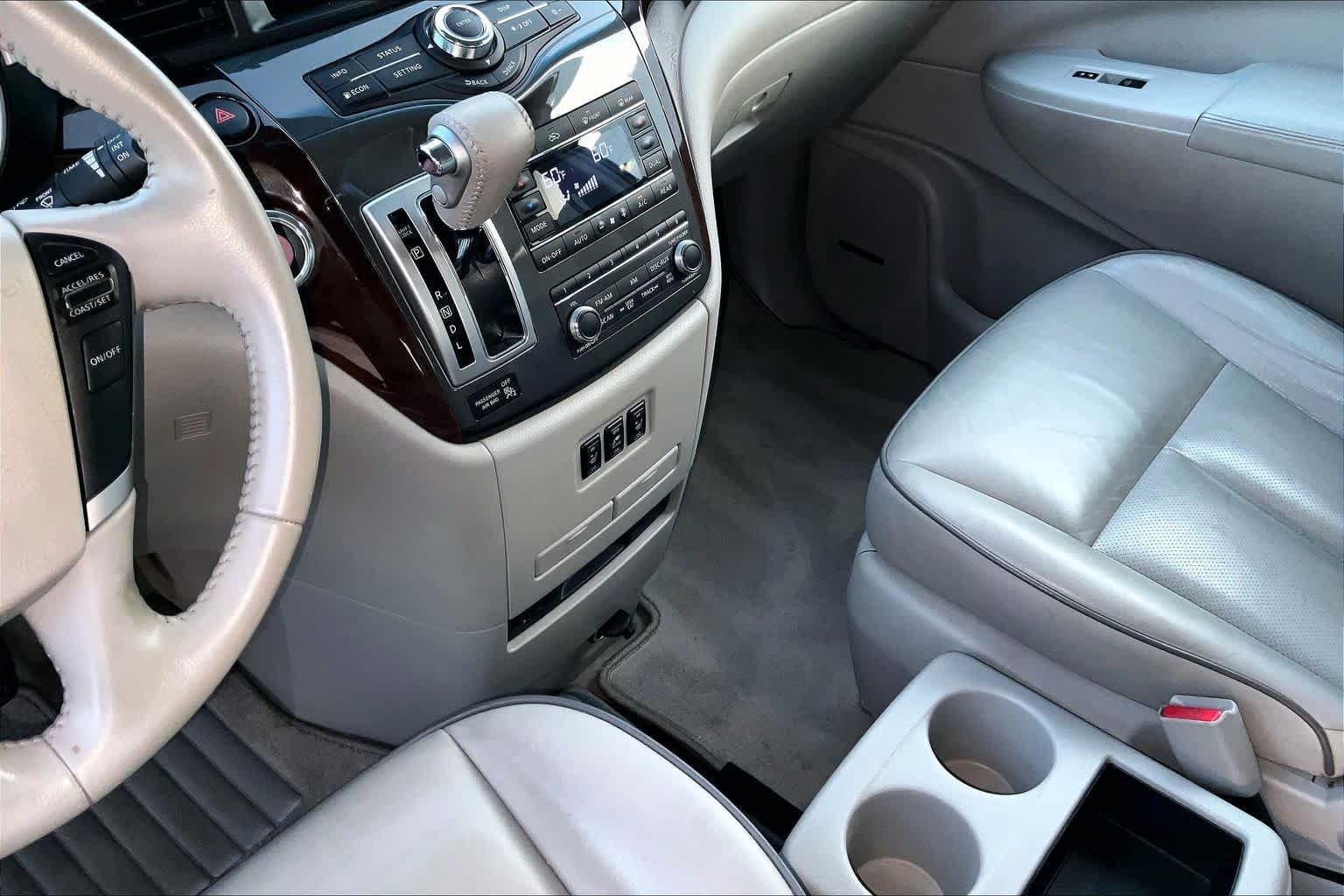 Used 2011 Platinum Graphite Nissan SL image 15