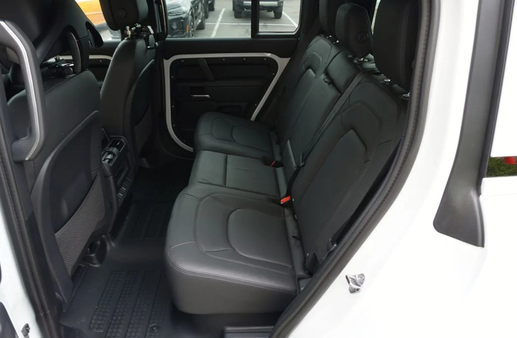 New 2026 Fuji White Land Rover X-Dynamic SE image 29