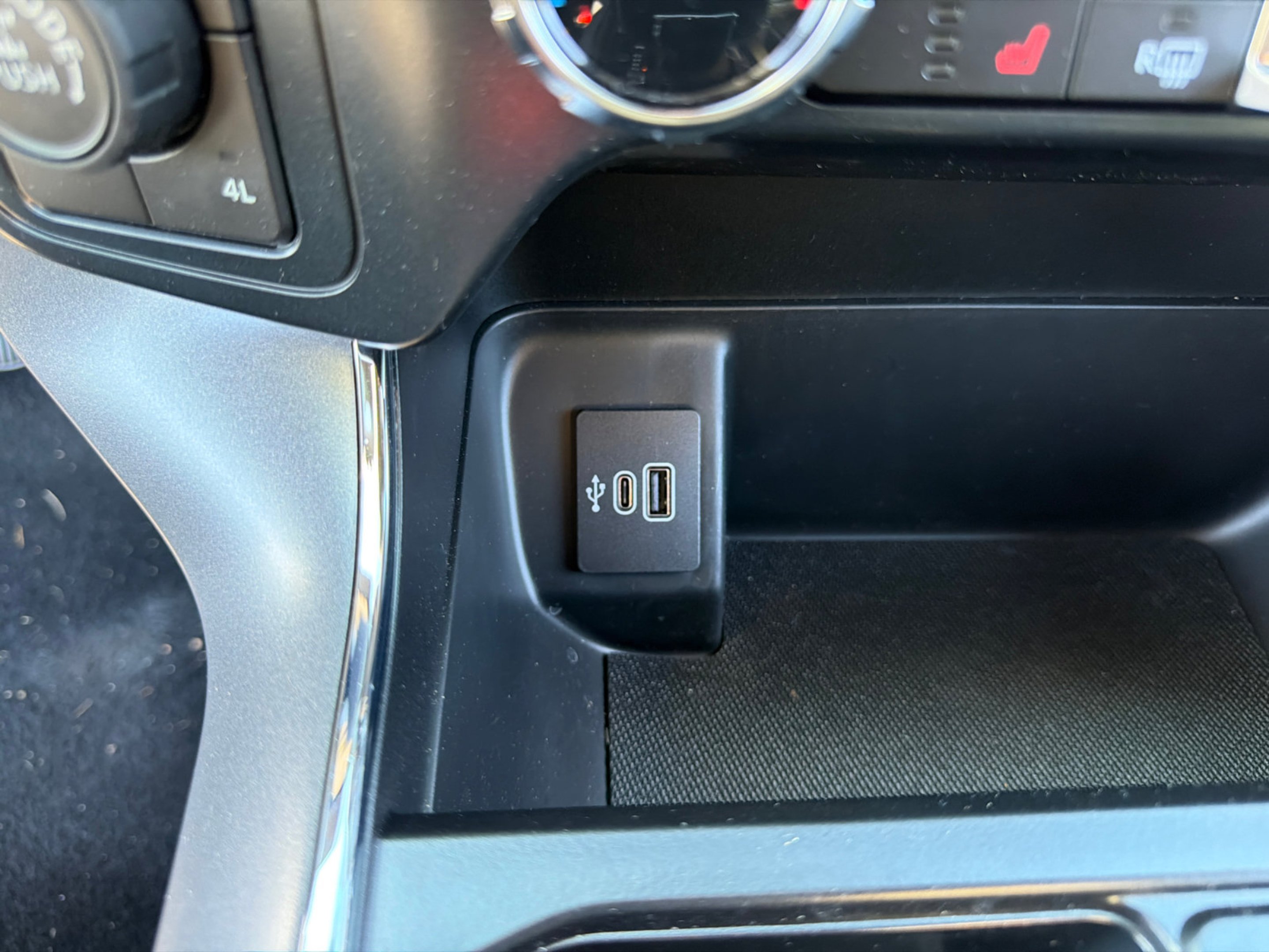 New 2026 Agate Black Metallic Ford XLT image 27