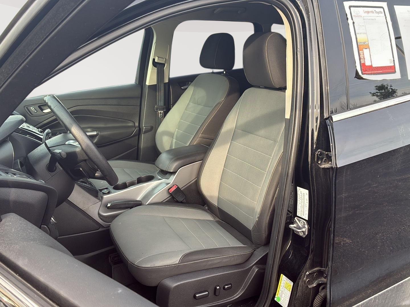 Used 2016 Shadow Black Ford SE image 3