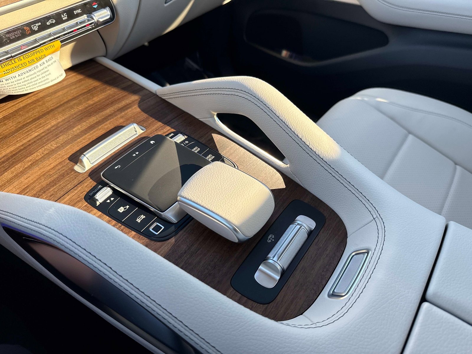 New 2026 Polar White Mercedes-Benz 450 4MATIC® SUV image 29