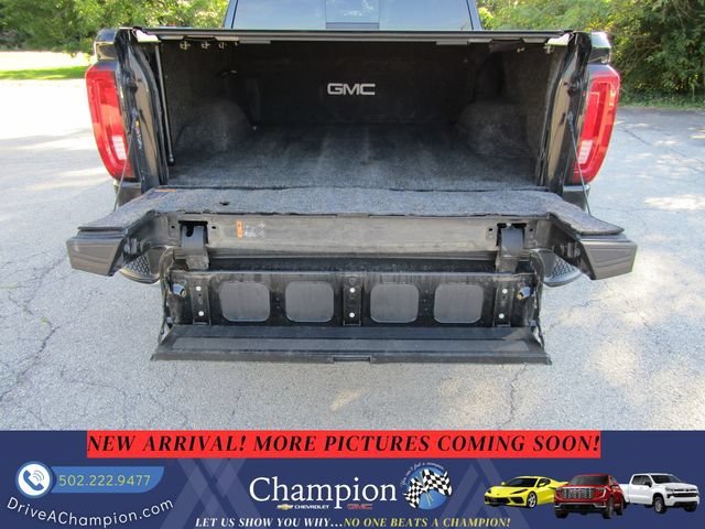 Used 2022 ONYX BLACK GMC SLT image 7
