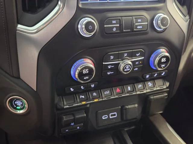 Used 2020 SMOKEY QUARTZ METALLIC GMC SLT image 22