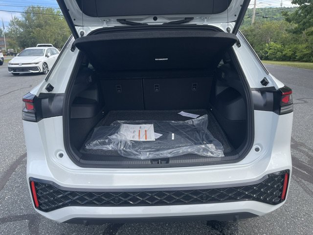 New 2026 Opal White Pearl Volkswagen 2.0T SEL R-Line Turbo image 9