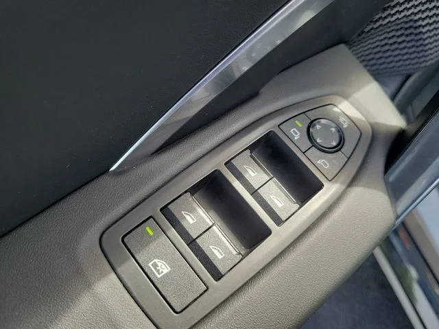 Used 2025 Silver BMW xDrive28i image 14