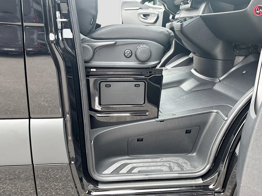 New 2026  Mercedes-Benz Cargo 170 WB image 19