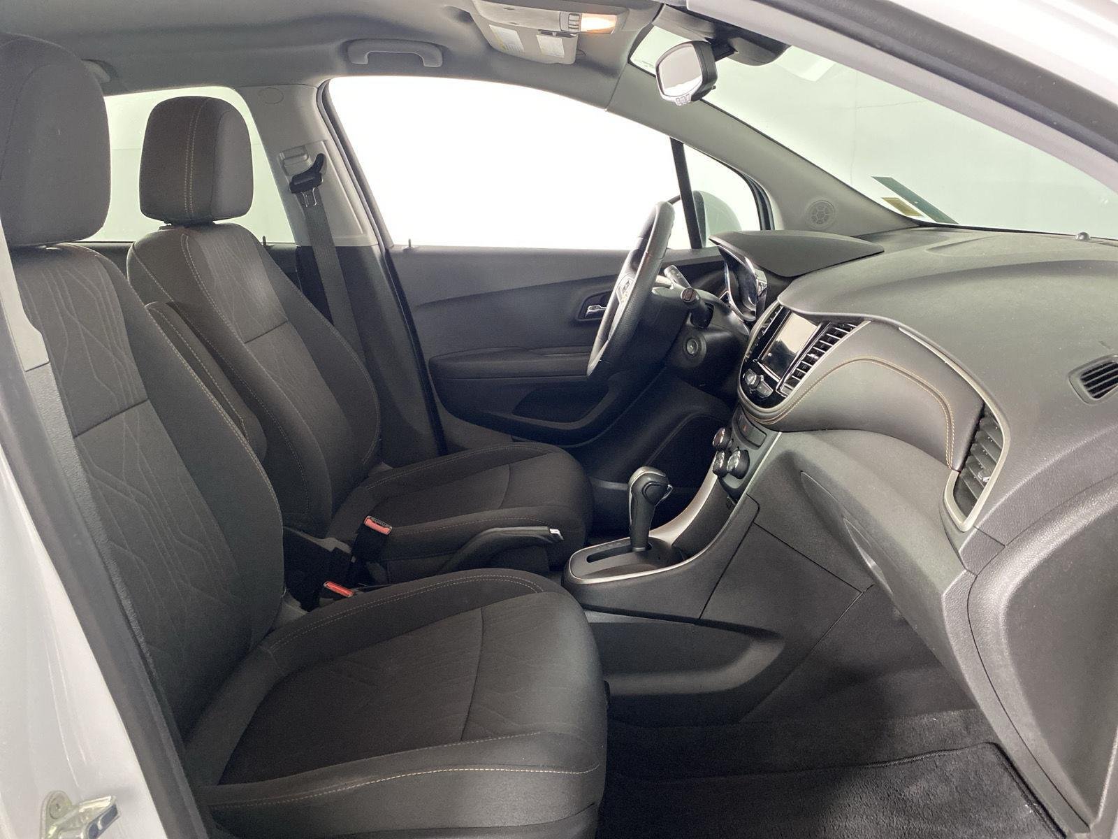 Used 2019 Summit White Chevrolet LT image 32