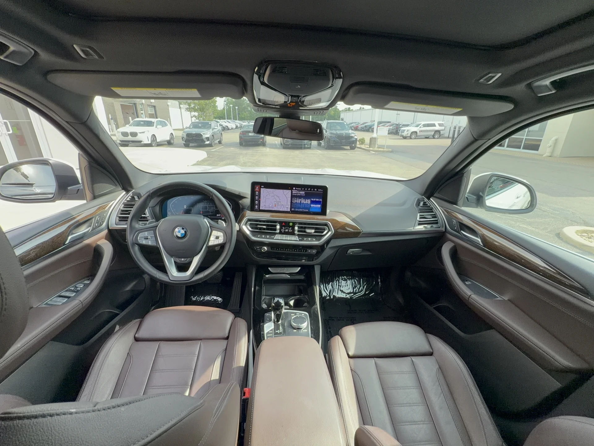 Used 2022 MINERAL WHITE BMW xDrive30i image 11