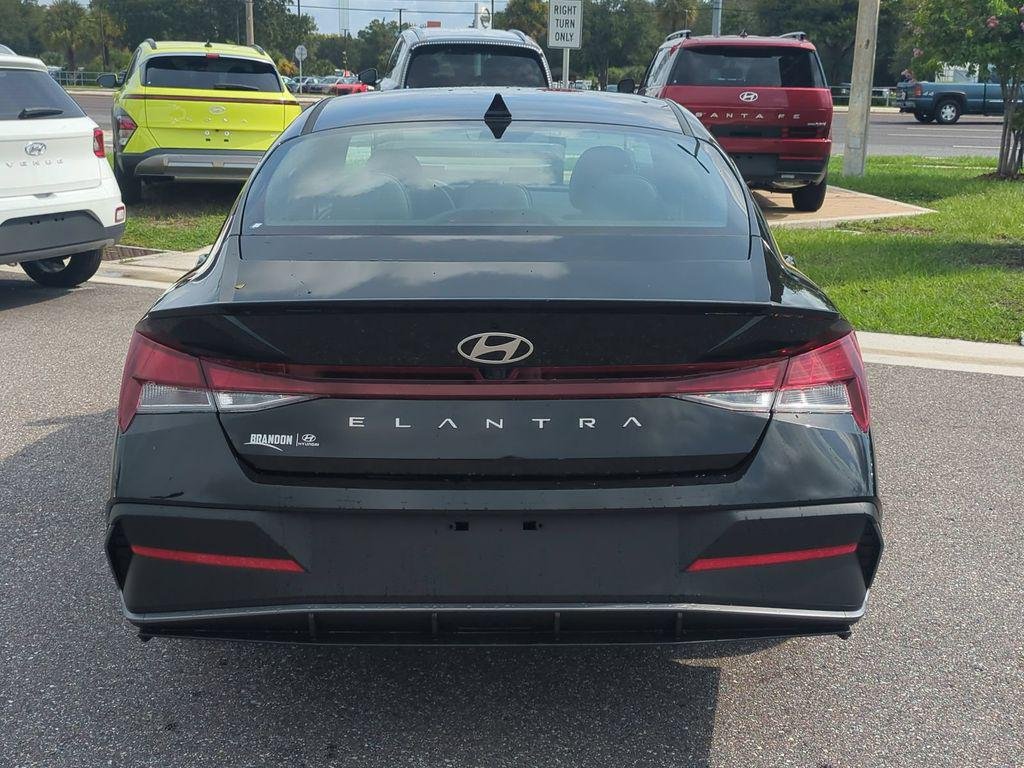 New 2026 Black Hyundai SEL Sport image 6