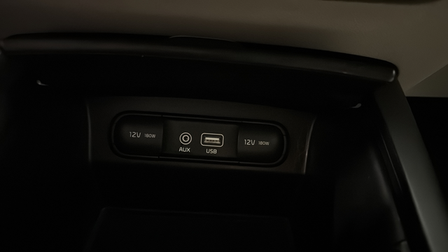 Used 2016 Snow White Pearl Kia LX image 19