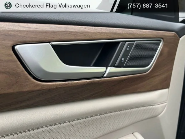 New 2026 Silver Volkswagen 2.0T SE w/Technology image 14
