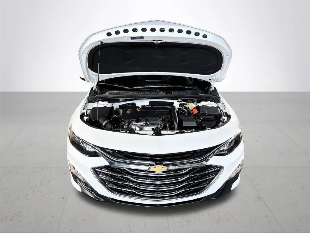 Used 2025 White Chevrolet LT image 21