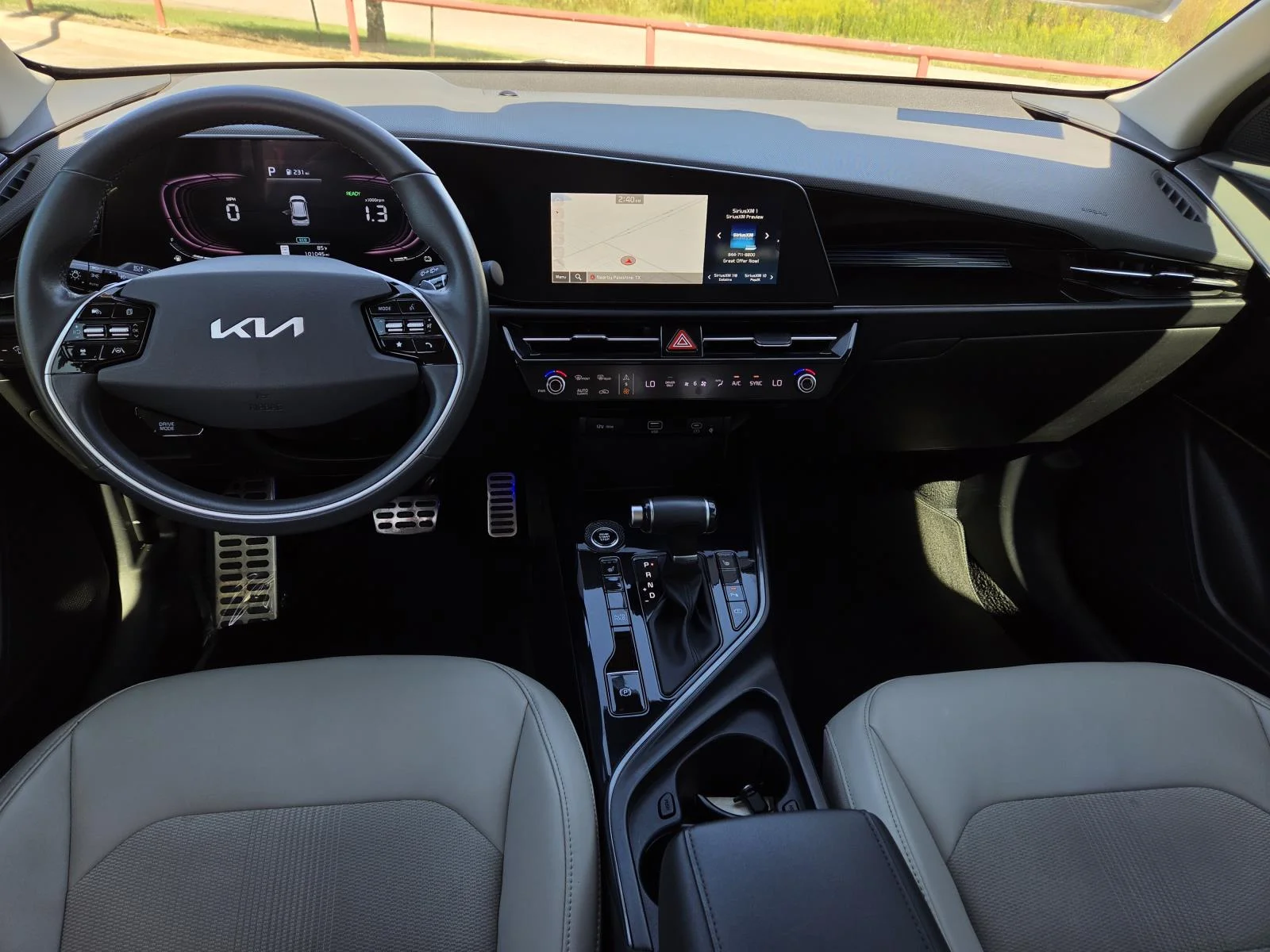 2023 Kia Niro EX Touring - Photo 11