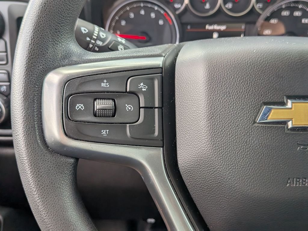 Used 2022 White Chevrolet Custom image 19