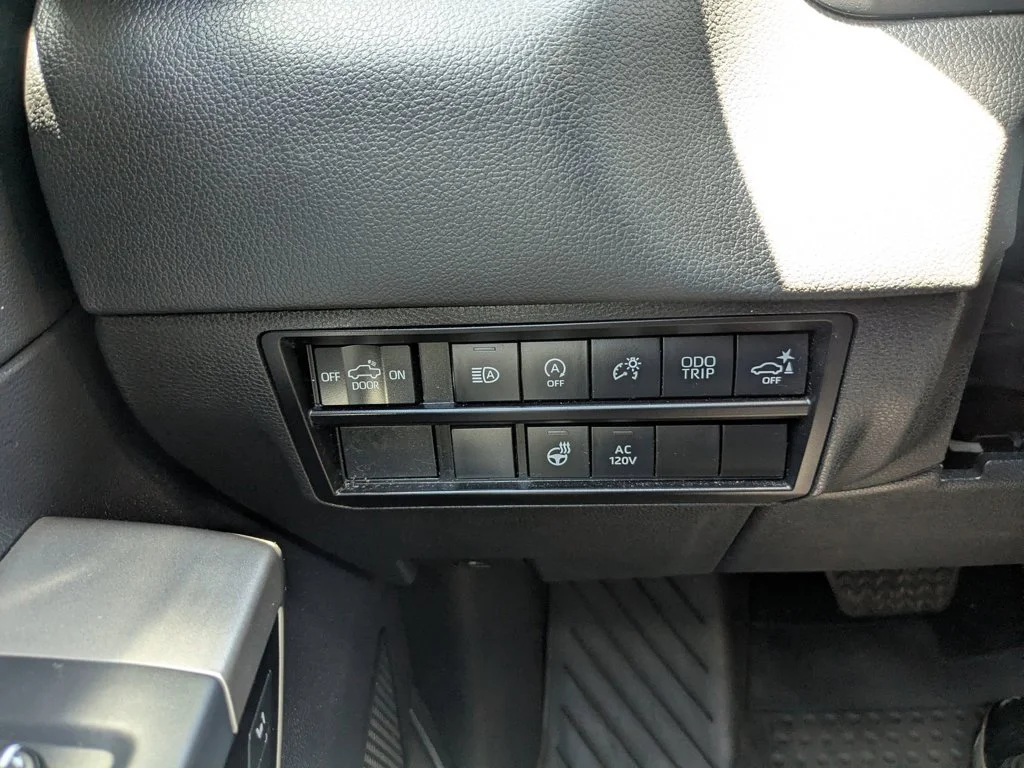 Used 2022  Toyota Limited image 21