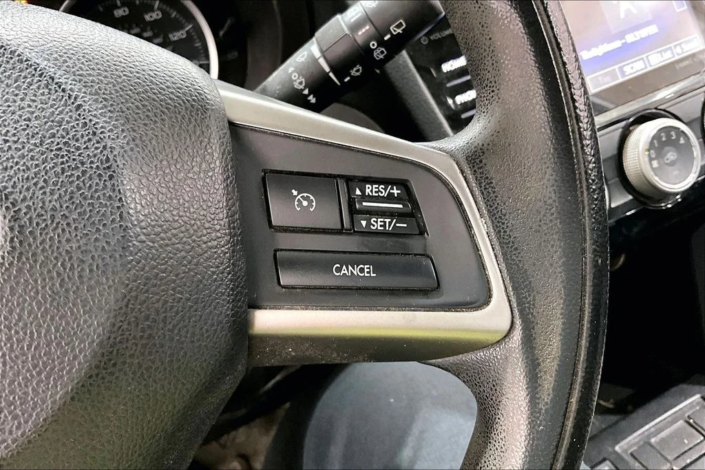 Used 2016 Silver Subaru 2.5i Premium image 18