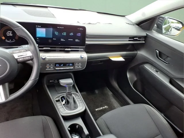 Used 2026 Black Hyundai SEL Sport image 19