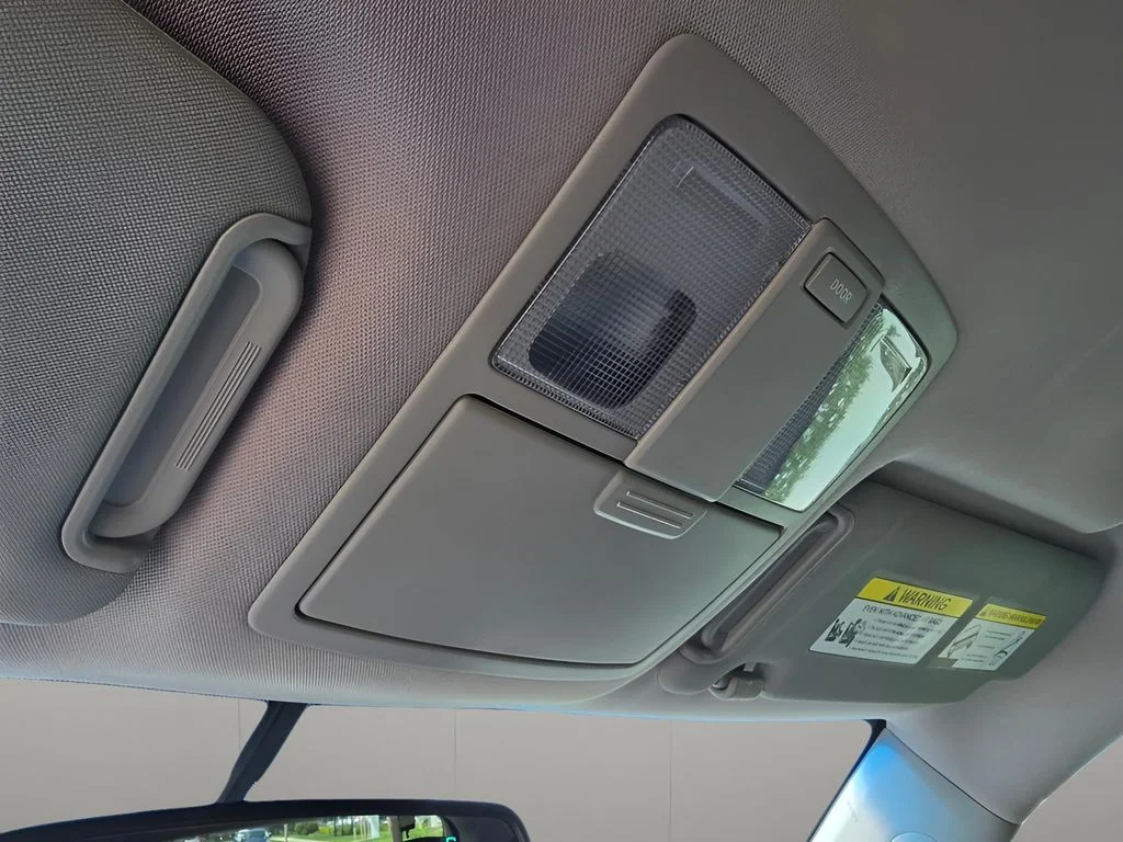 Used 2016 Mineral Silver Kia LX image 15