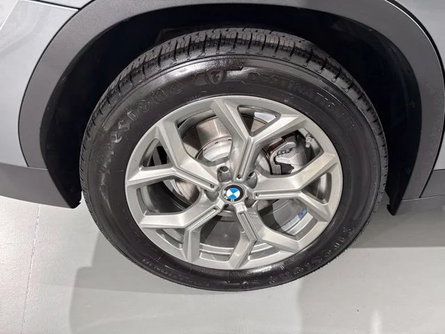 Used 2024 Gray BMW xDrive30i image 16