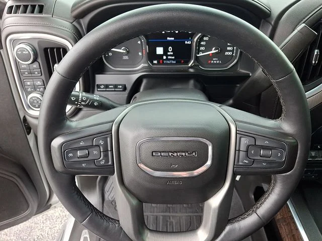 Used 2022 Silver GMC Denali image 18