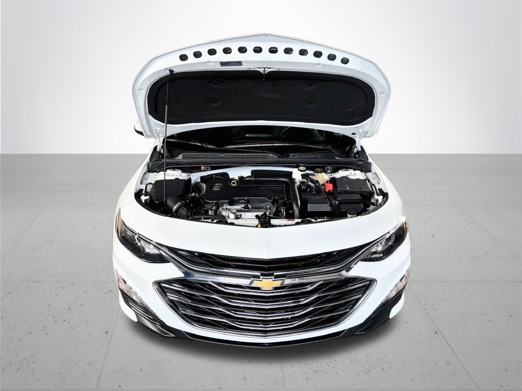 Used 2025 Summit White Chevrolet LT image 21