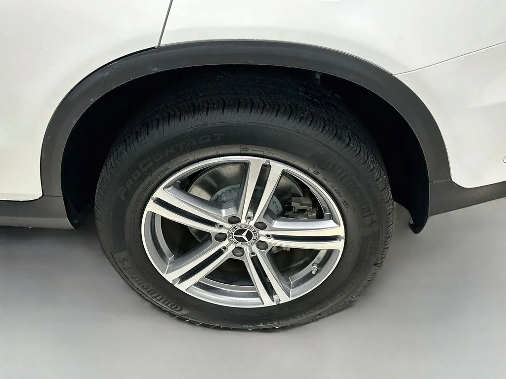Certified Used 2022 Polar White Mercedes-Benz GLC 300 image 33