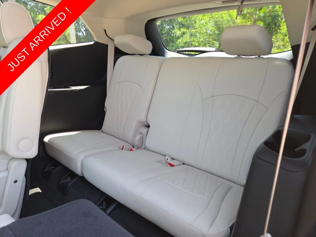 Used 2023 White Buick Avenir image 22