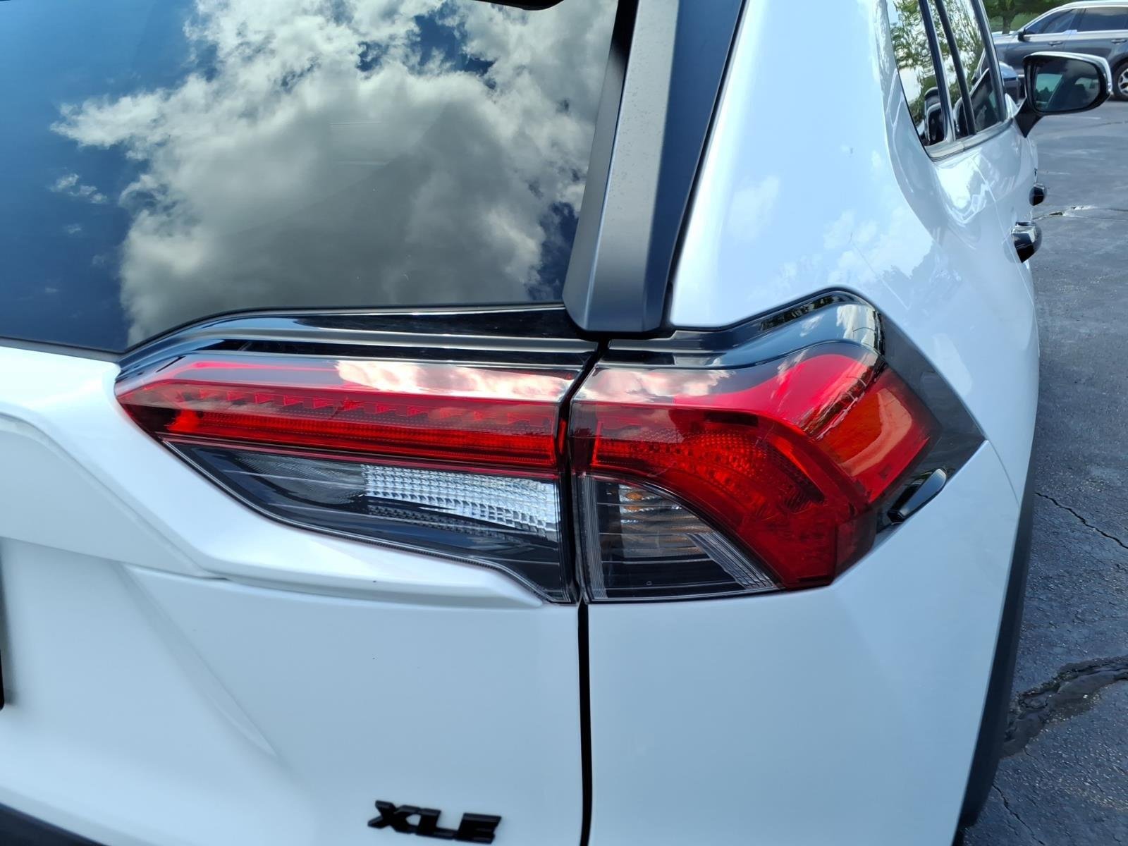 Used 2025 Ice Cap Toyota XLE image 19