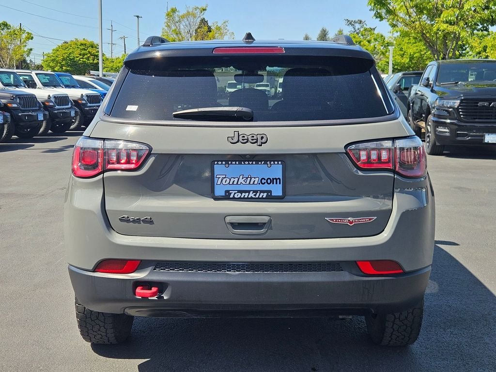 Used 2020 Sting-Gray Clearcoat Jeep Trailhawk image 5