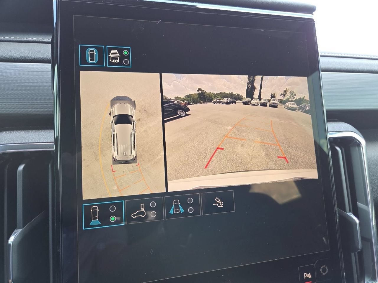 New 2026 Summit White GMC Elevation image 7