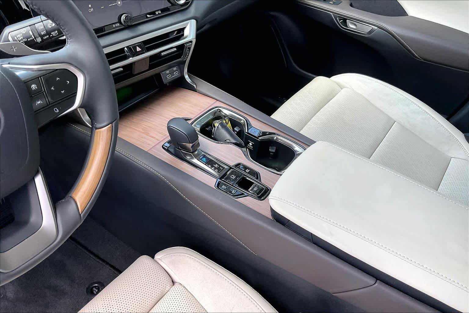 Used 2025 Caviar Lexus Luxury image 16