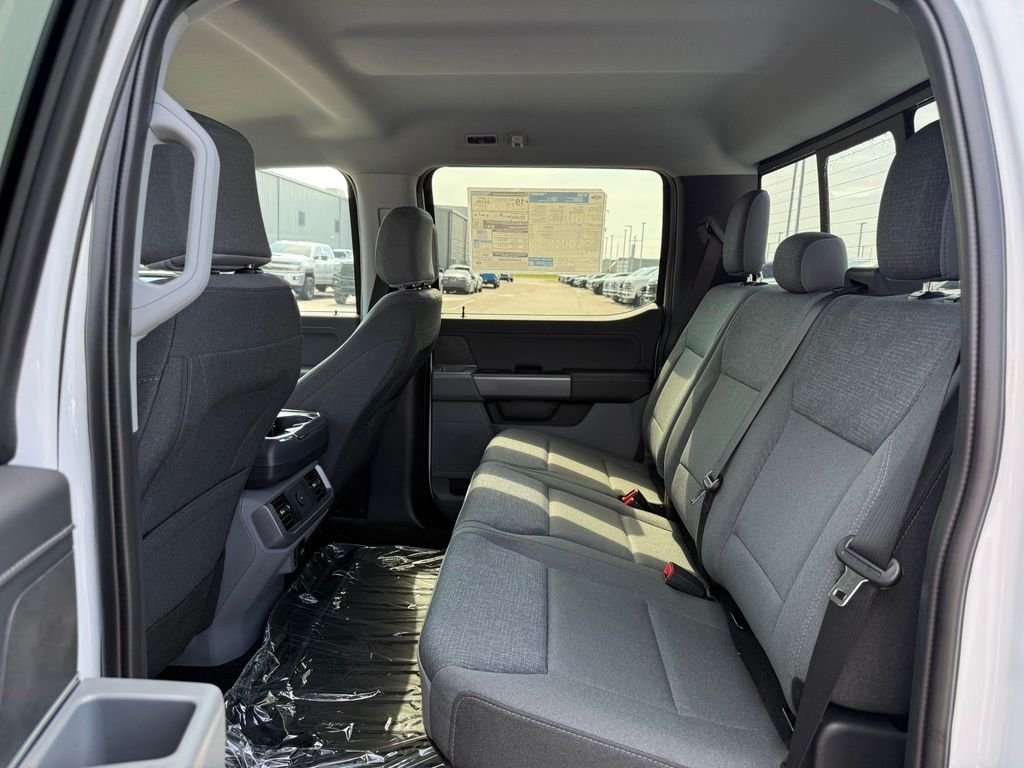 New 2026 Oxford White Ford XLT image 9