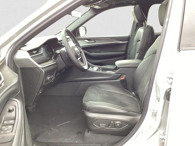 New 2026 Silver Zynith Jeep LAREDO ALTITUDE 4X4 image 10