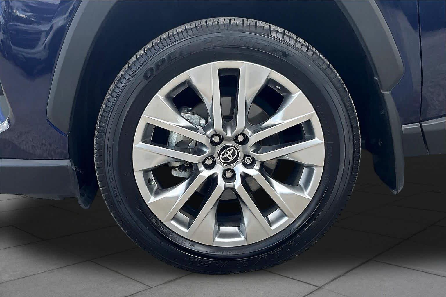 Used 2025 Blueprint Toyota XLE Premium image 11