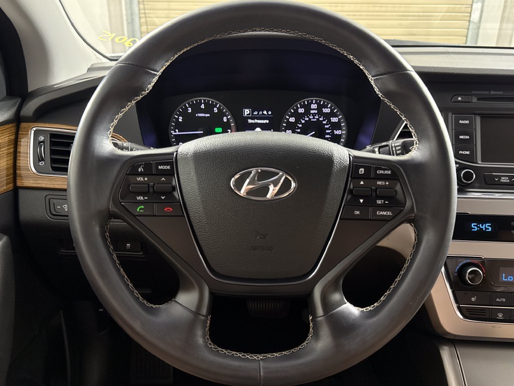 Used 2015 White Hyundai Limited image 14