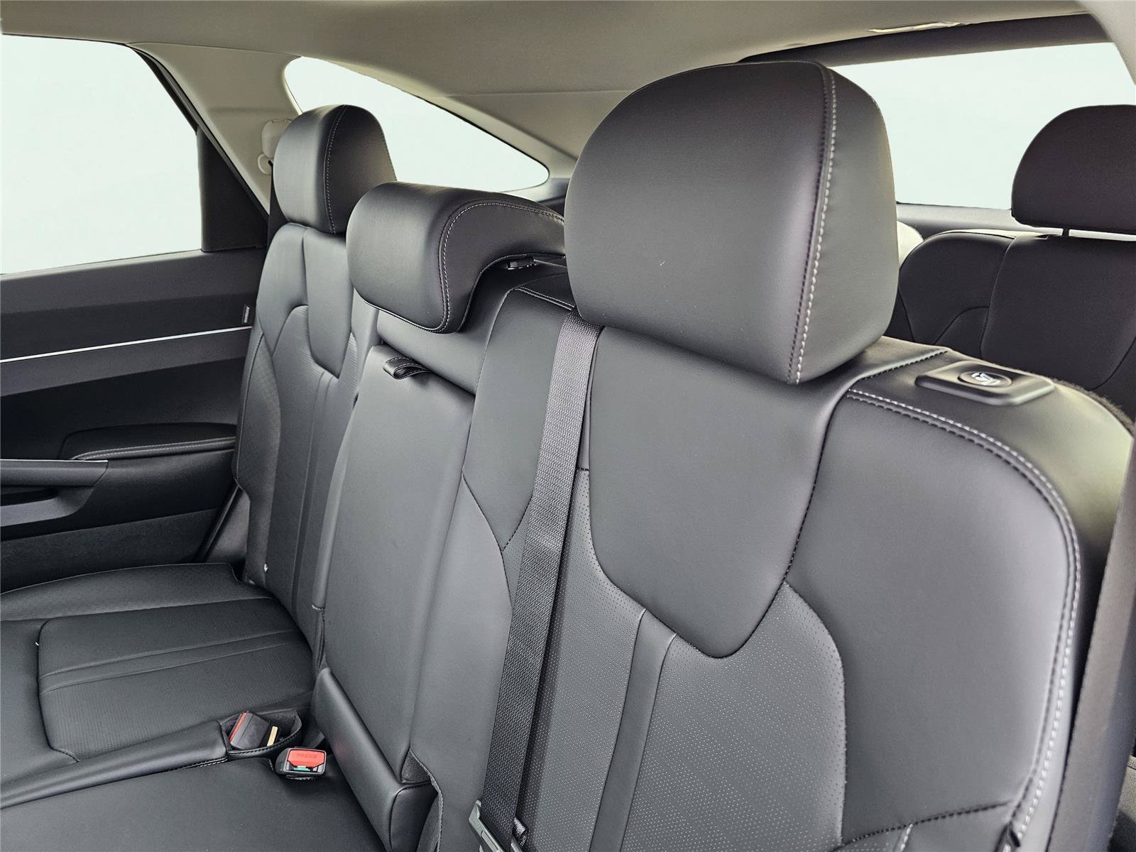 New 2026 Ivory Silver Kia S image 33