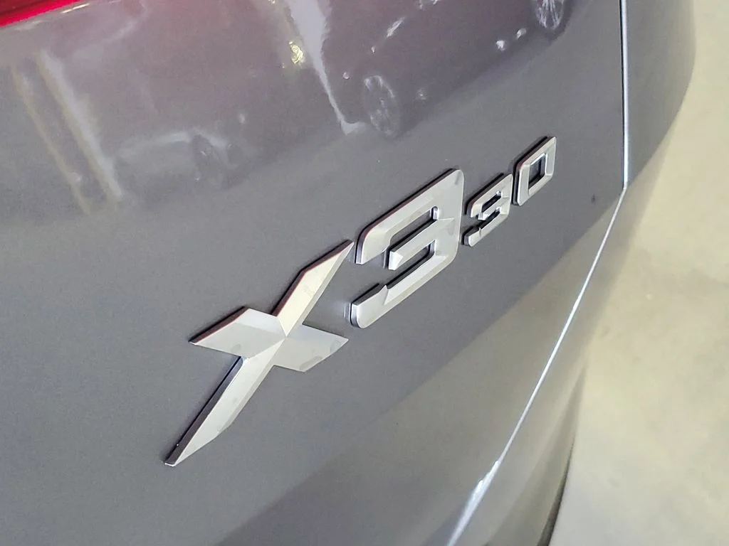 Used 2026 Skyscraper Grey Metallic BMW 30 xDrive image 6