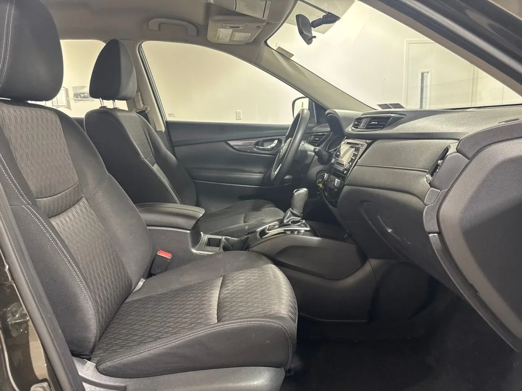 Used 2017 Midnight Nissan S image 27