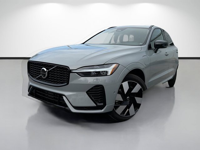2024 Volvo XC60 Recharge Plug-In Hybrid Plus Dark Theme