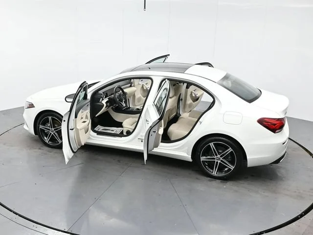 Used 2022 Polar White Mercedes-Benz A 220 image 41