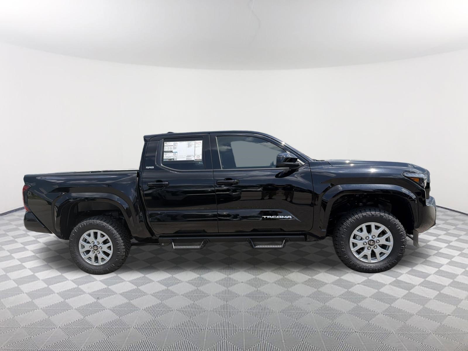 2026 Toyota Tacoma SR5 - Photo 8