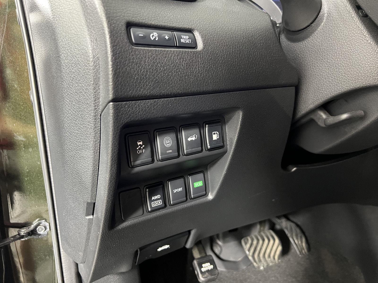 Used 2020 Midnight Pine Metallic Nissan SV image 30
