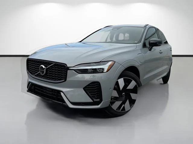 2024 Volvo XC60 Recharge Plug-In Hybrid Plus Dark Theme